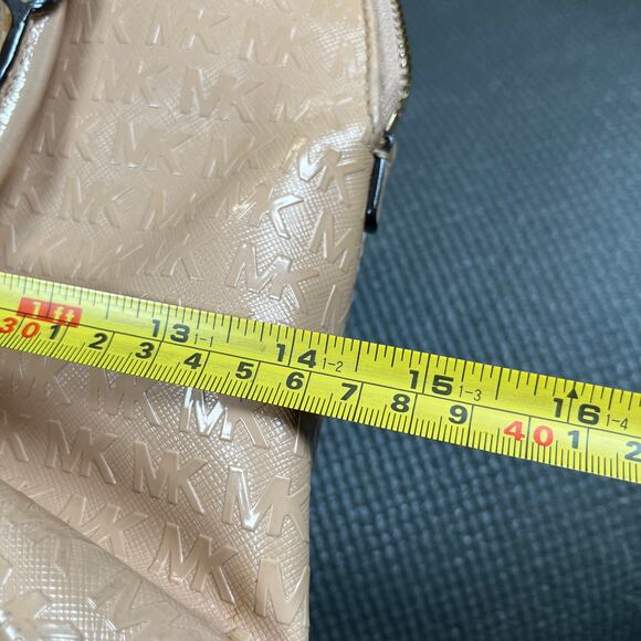 Michael Kors Cindy Monogram Satchel Bag Oyster Beige Patent Leather Dome Pockets - Picture 12 of 13